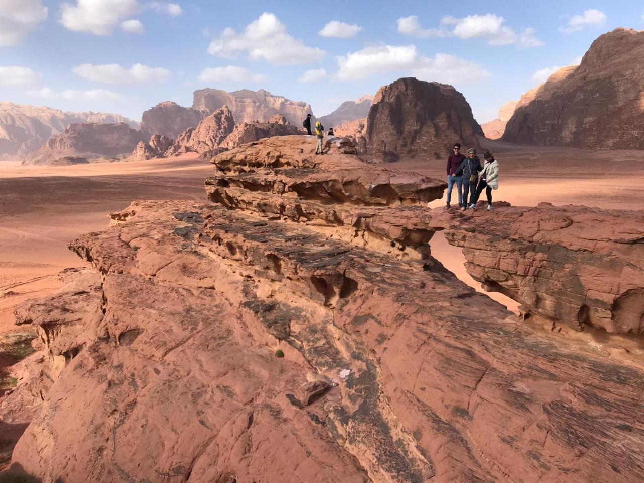 Golden Sands Camp Wadi Rum Exterior photo